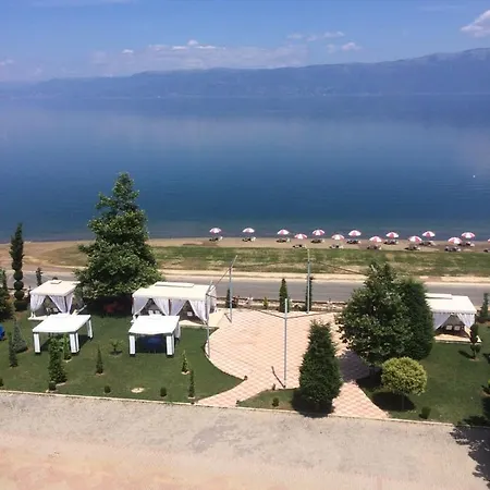 Lake Park Udenisht Hotel