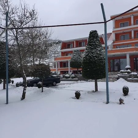 Lake Park Udenisht Hotel